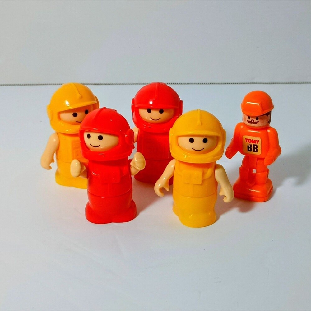 Vintage 1984 Playworld Lil Playmates Space Station Astronaut Figures Lot of 4 +